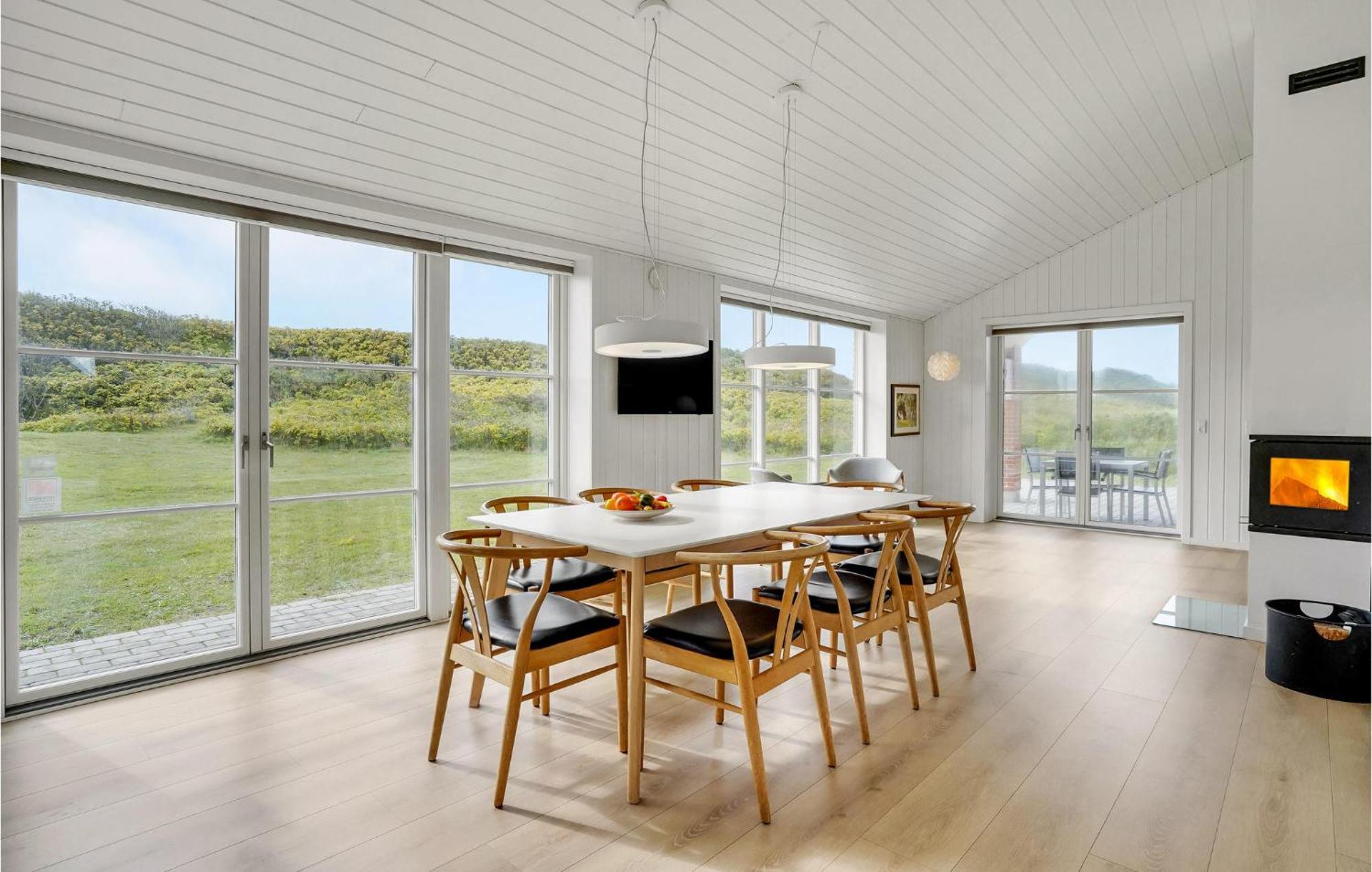 Amazing Home In Blavand With Wifi Bagian luar foto