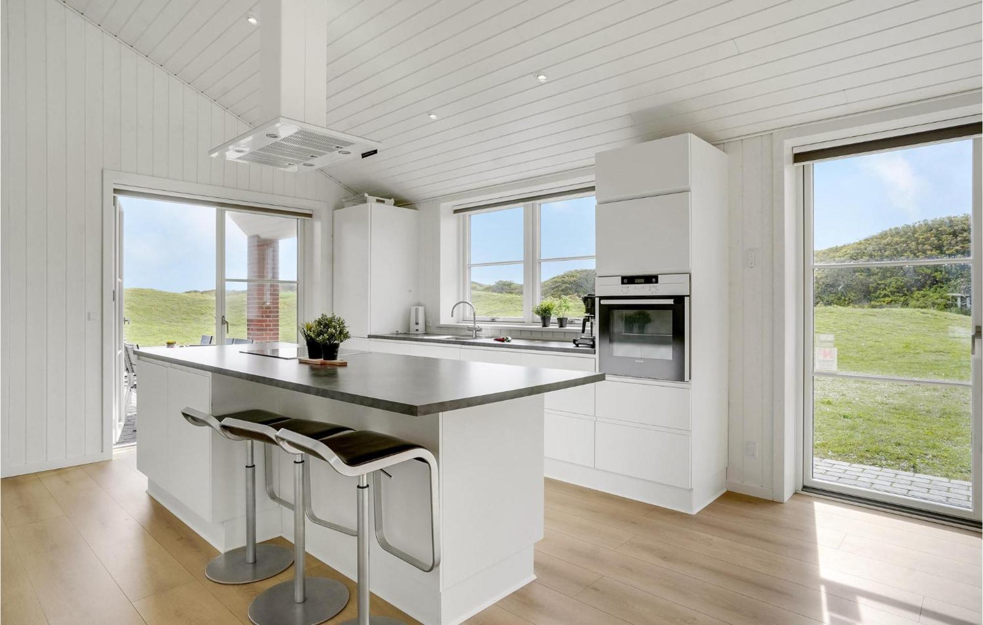 Amazing Home In Blavand With Wifi Bagian luar foto